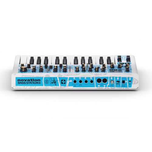 Синтезатор NOVATION Bass Station II Swifty Edition